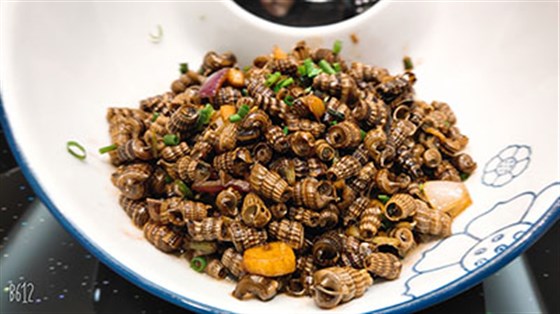 上?；垓v聚餐